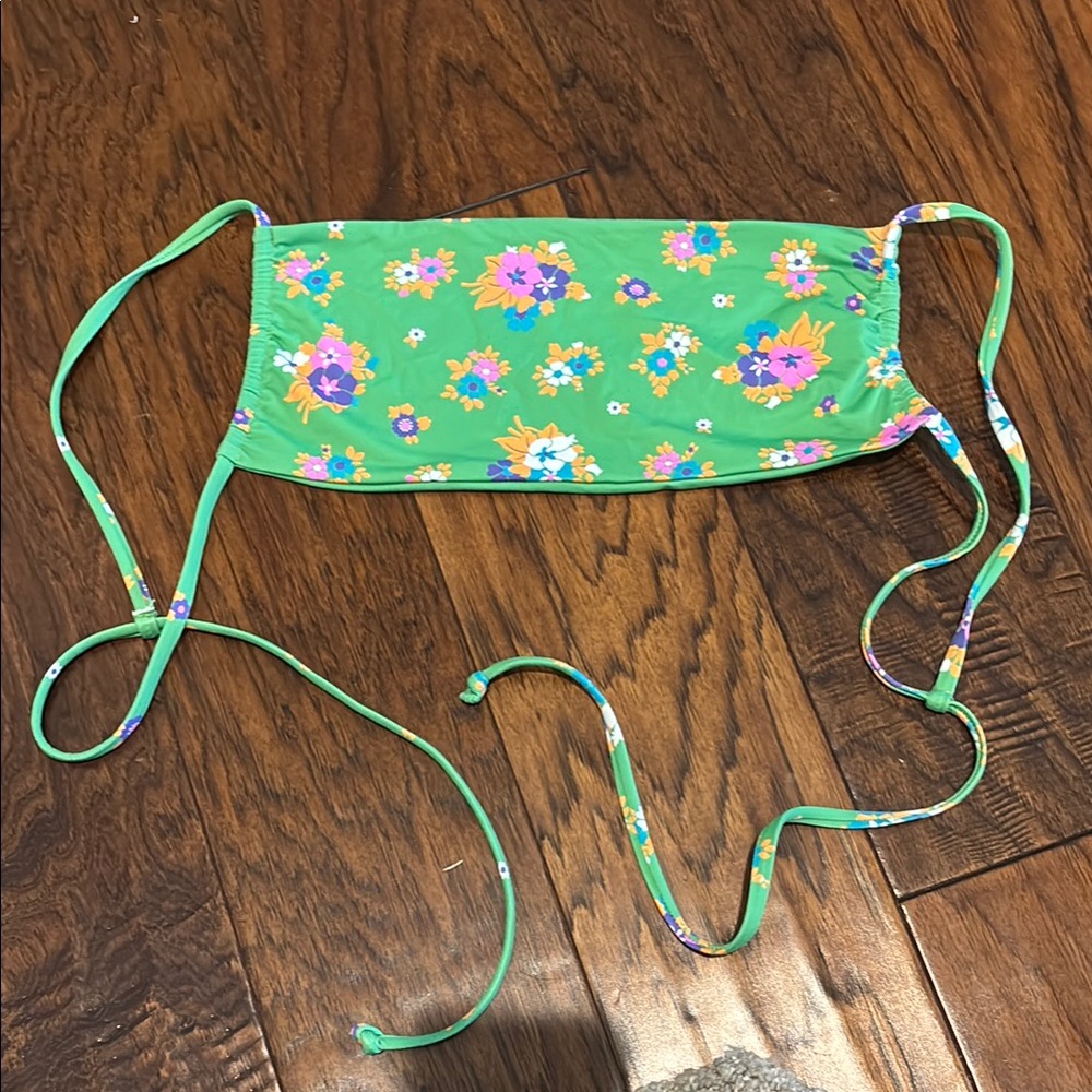 Frankie’s Bikinis Swimsuit Top